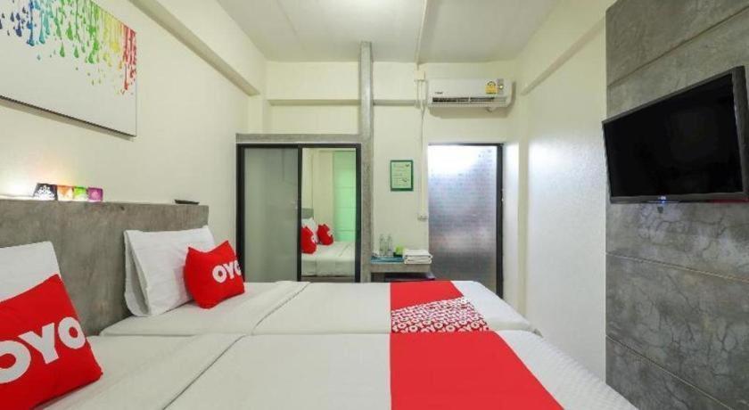 Oyo 412 デイズ ホテル チエンマイ エクステリア 写真