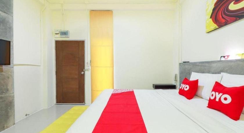 Oyo 412 デイズ ホテル チエンマイ エクステリア 写真